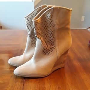 Crown Vintage Tawny Wedge Ankle Boots Size 8